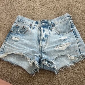 Distressed Levi’s Light Blue Denim Shorts W23